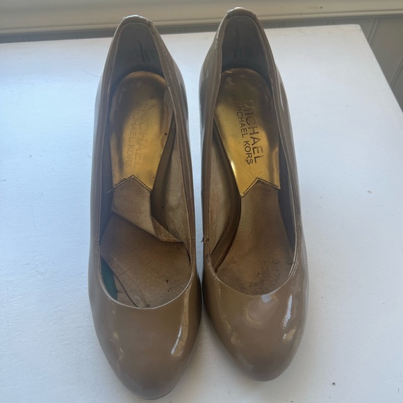 *WELL WORN* Used Pumps Petite size 4/34 - Picture 3 of 9